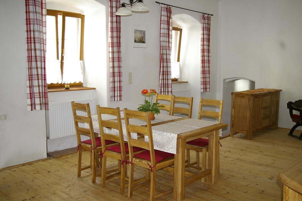 Ferienwohnung Zum Kapuziner Poysdorf Habitación foto