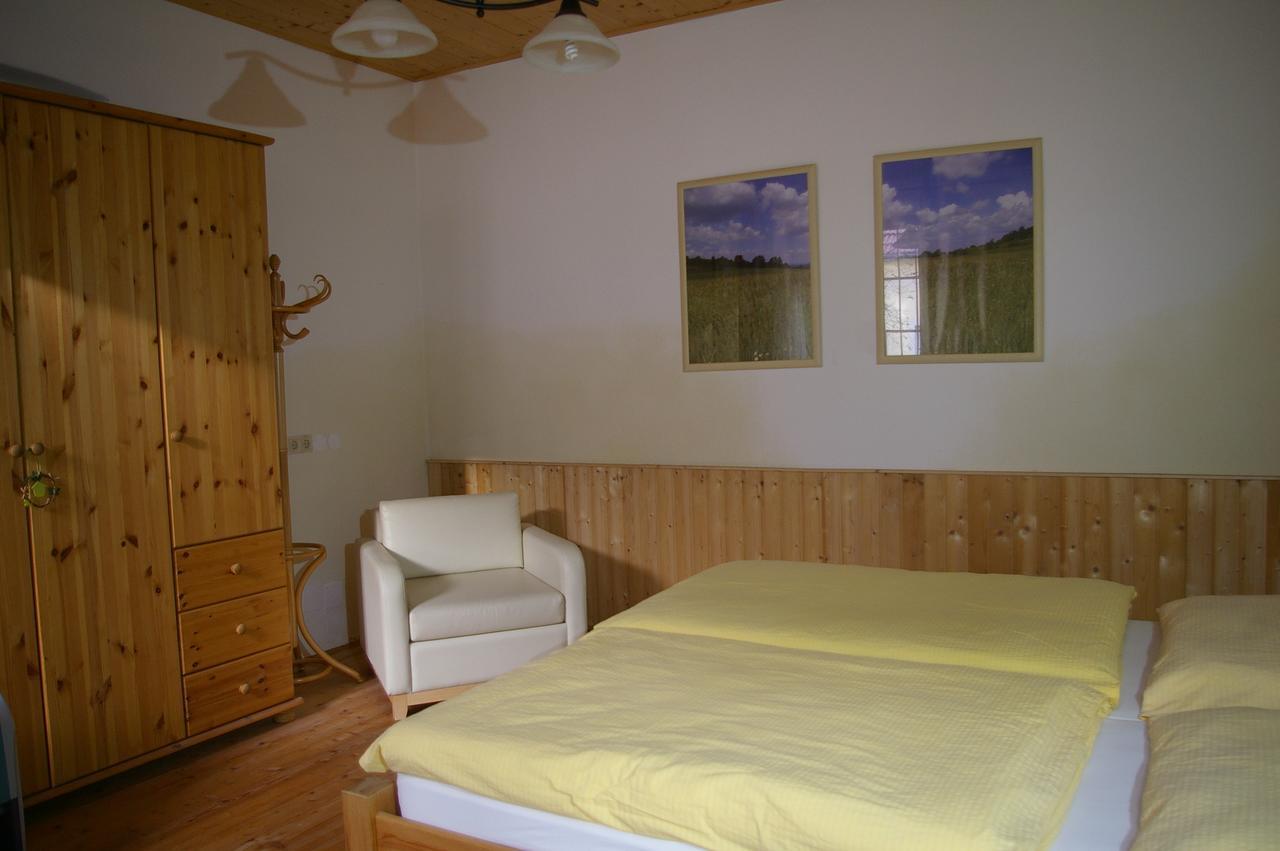 Ferienwohnung Zum Kapuziner Poysdorf Exterior foto